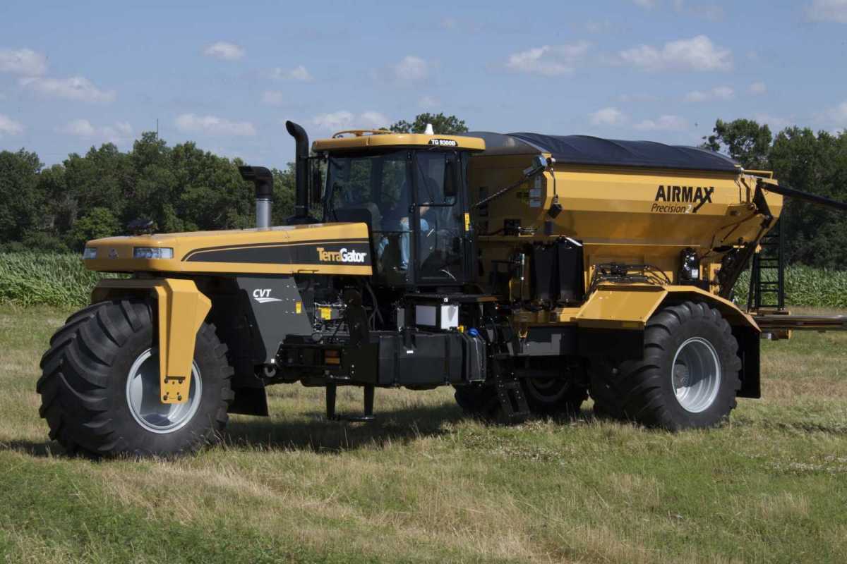 15-fertilizer-spreaders-for-2014-croplife