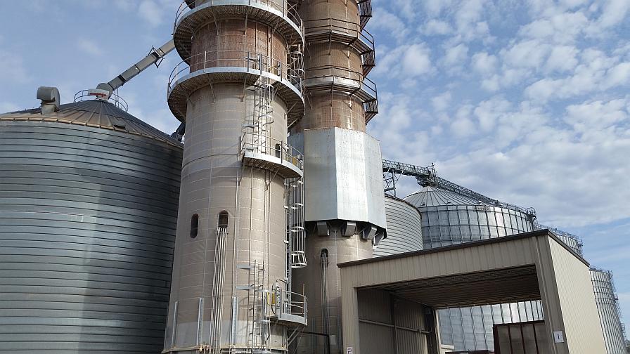 The new GSI Heat Reclaimer grain drying tower. 