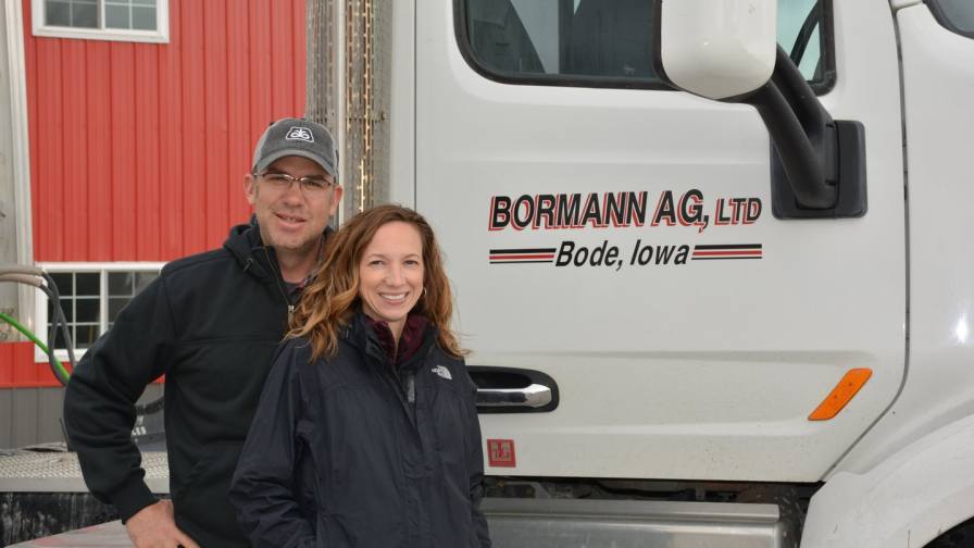 Nancy Bohl Bormann ir jos vyras Matthew, penktos kartos ūkininkė ir „Bormann Ag Ltd“ prezidentė.